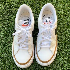 Nike Court Legacy Size 4.5 Youth